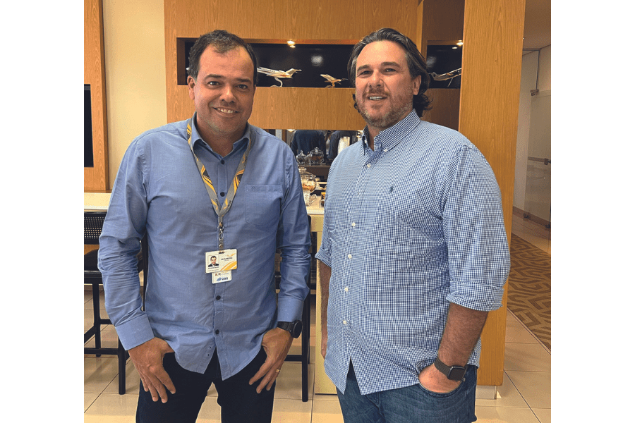 Eduardo Busch, CEO da VOEPASS Linhas Aéreas, e Vinicius Bullamah, CEO da VVR Estacionamentos, destacam a sinergia das marcas na busca constante para proporcionar melhores experiências aos clientes