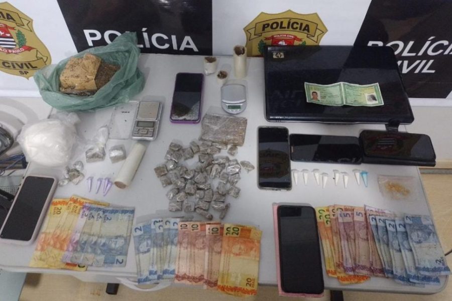 Droga apreendida durante operação que indiciou cinco suspeitos (Foto: Polícia Civil de Cravinhos/Divulgação)