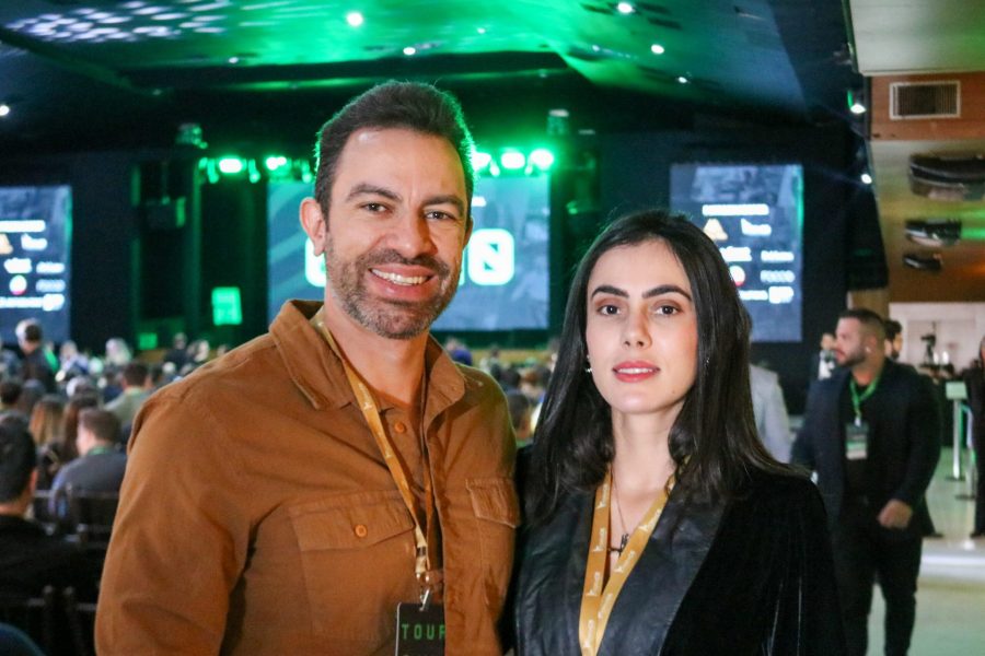 Arthur Rezende e Alliny Souza. (Divulgação)