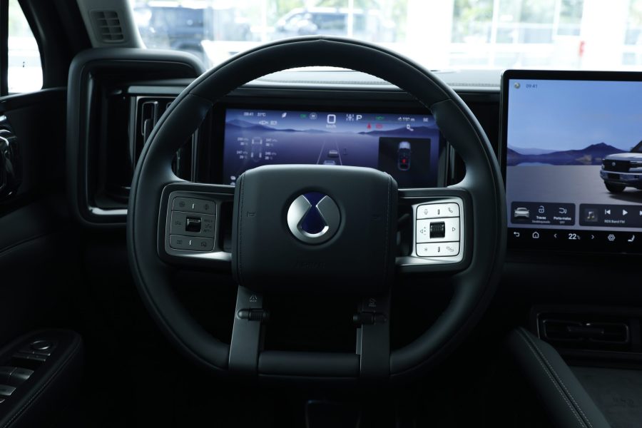 O Denza B5 é um SUV híbrido. (Foto: Issicaba Fotografia)