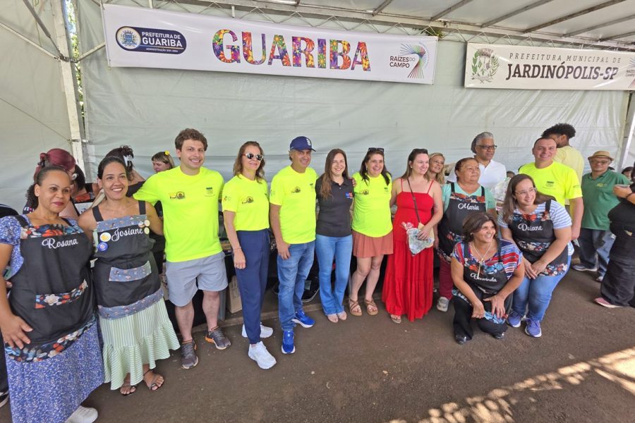 Artesãos da cidade de Guariba. (Divulgação)