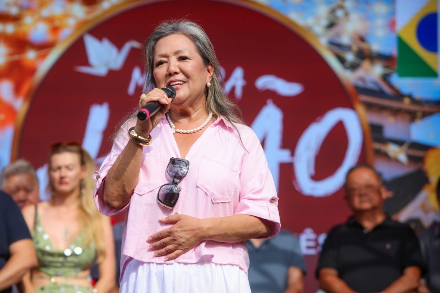 Roseli Kanashiro, presidente da Mostra, celebra o sucesso da estreia do evento na cidade (Foto: Rafael Cautella)