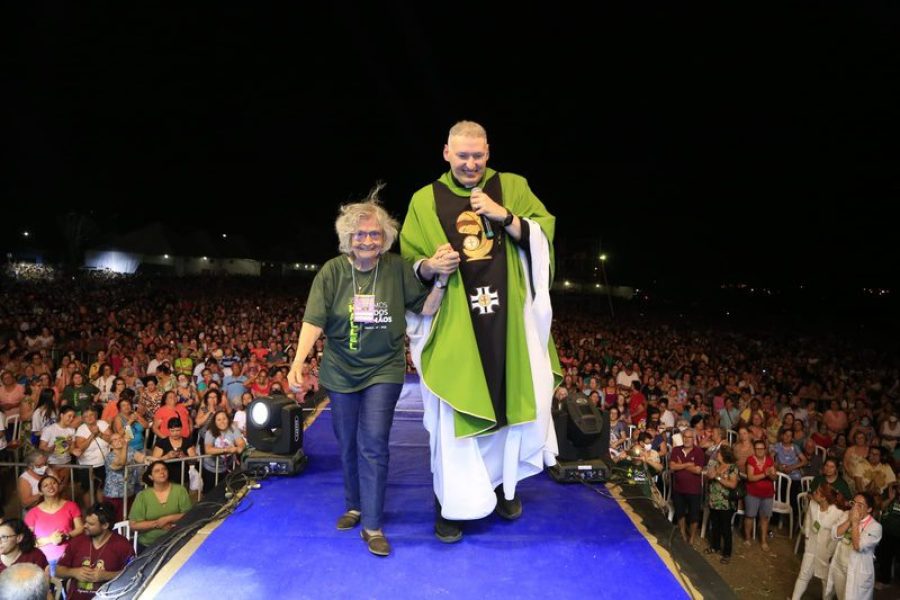 Presença confirmada nesta 37ª edição do Hallel em Franca, Padre Marcelo Rossi com a fundadora Tia Lolita. (Foto: Divulgação)
