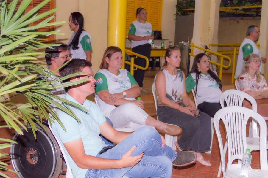 Palestra ministrada por Aline Roncolato. (Foto: Andreza Cordeiro)